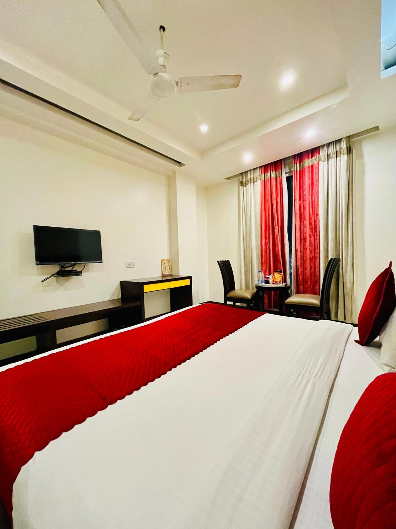 Frankstay -Le Unit By Worth New Delhi Buitenkant foto