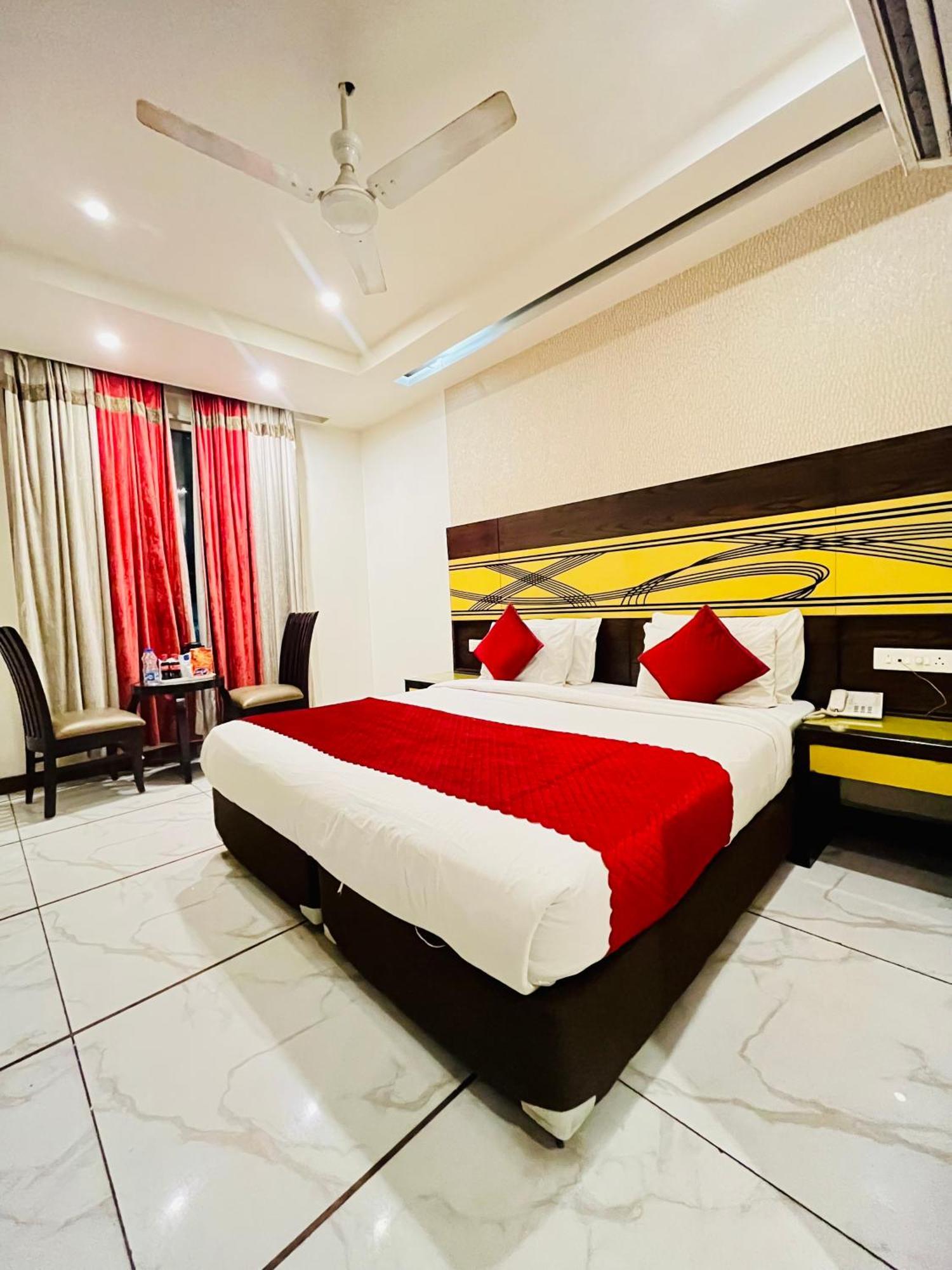Frankstay -Le Unit By Worth New Delhi Buitenkant foto