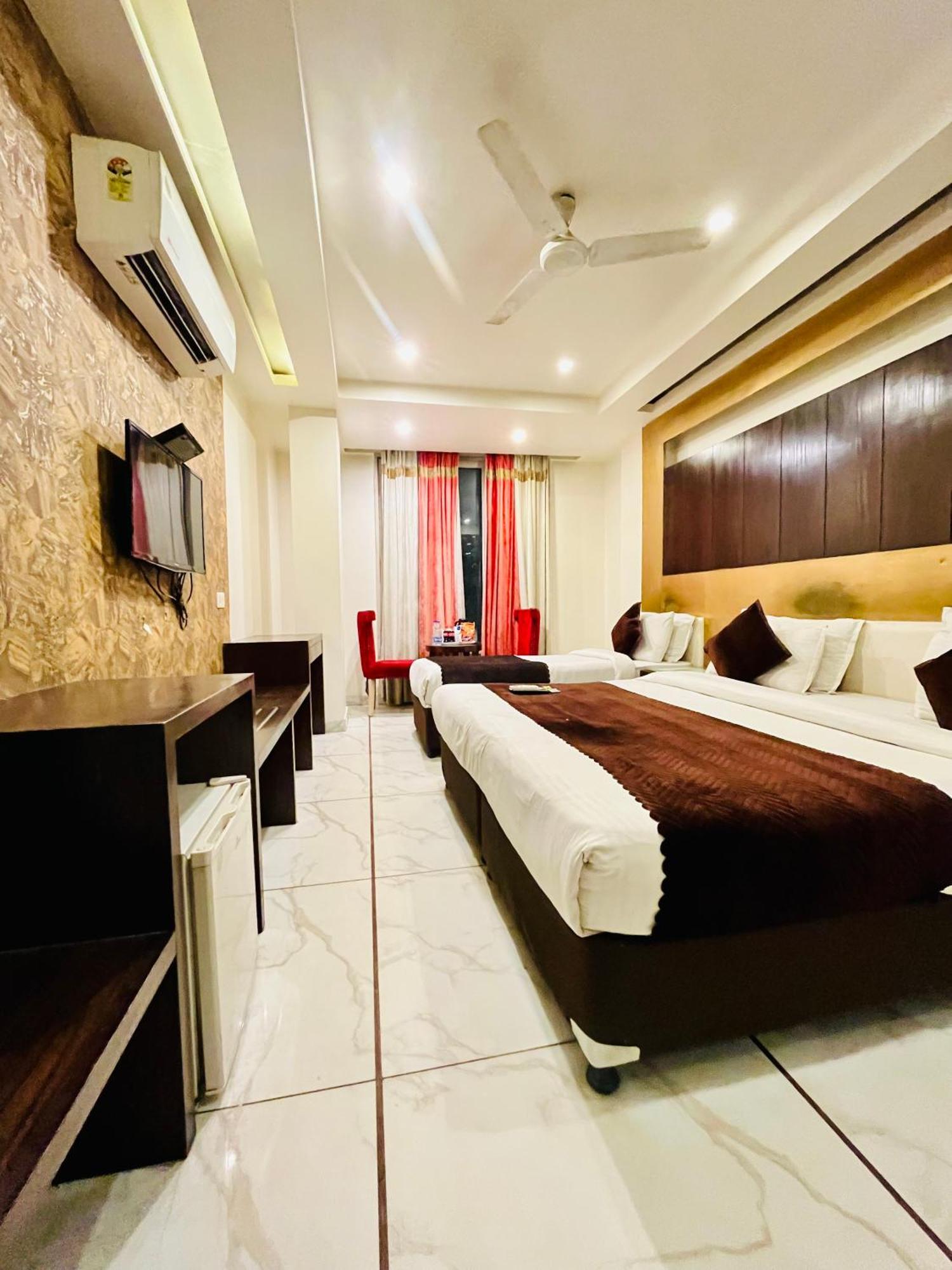 Frankstay -Le Unit By Worth New Delhi Buitenkant foto
