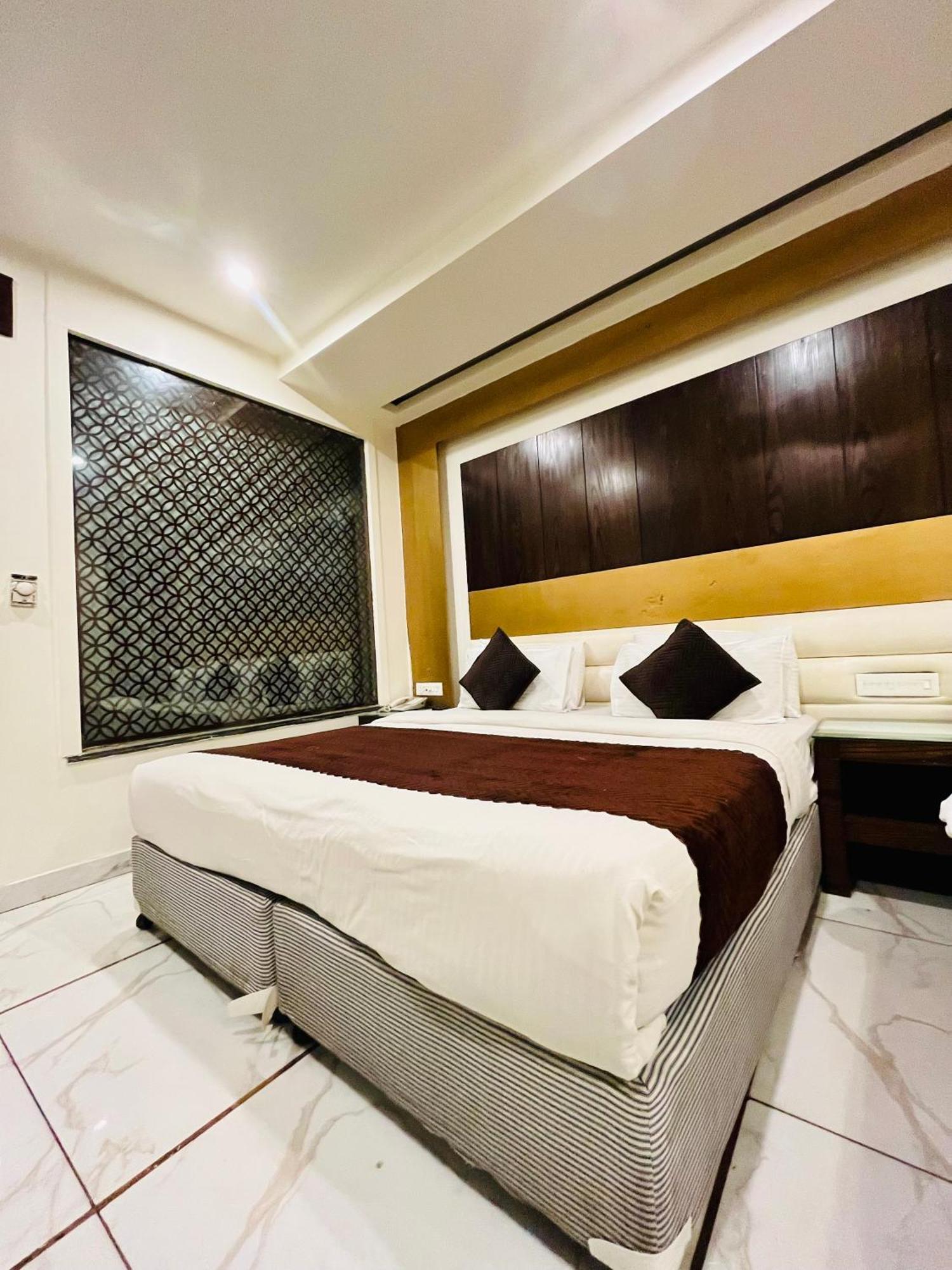 Frankstay -Le Unit By Worth New Delhi Buitenkant foto