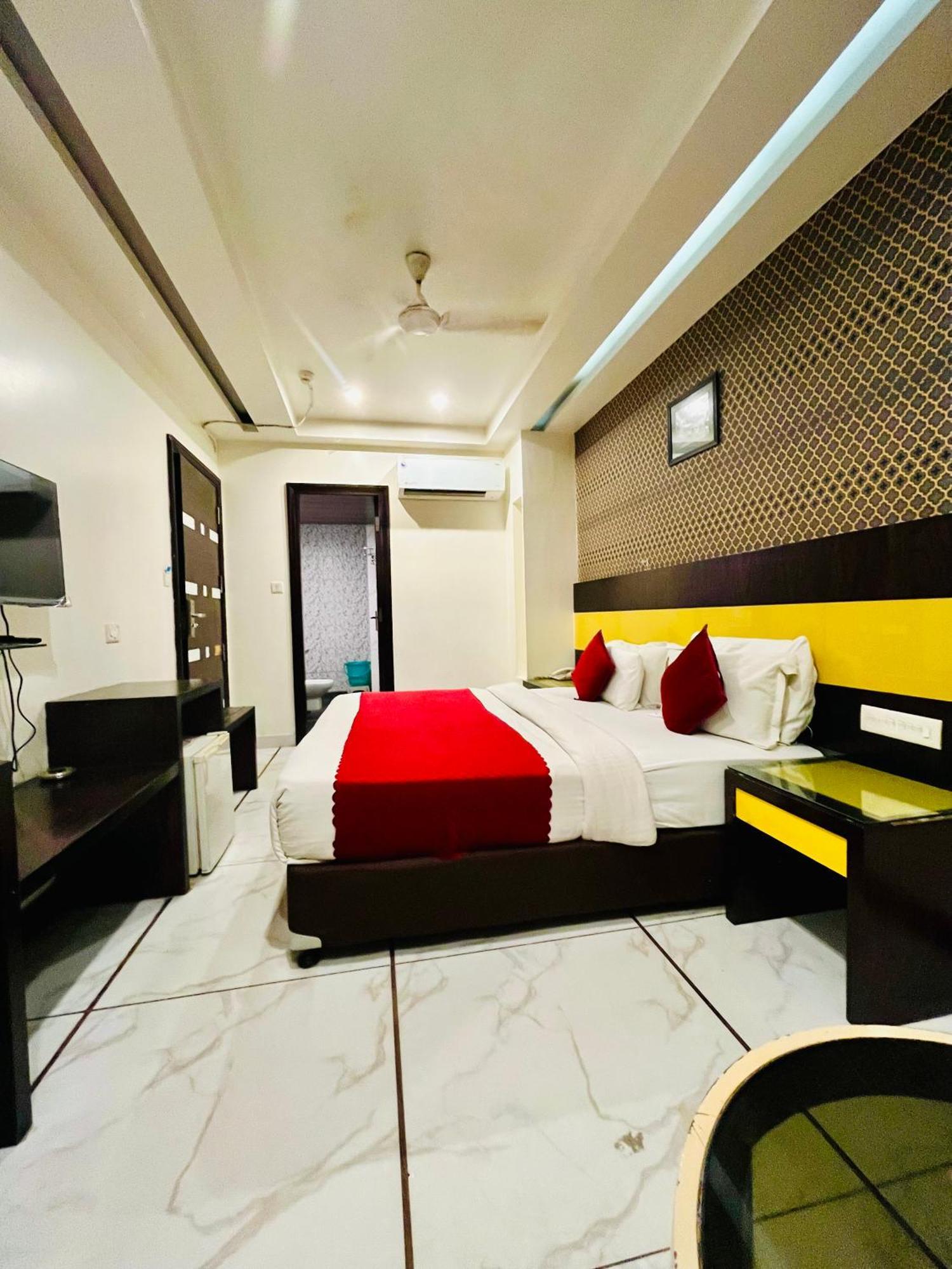 Frankstay -Le Unit By Worth New Delhi Buitenkant foto