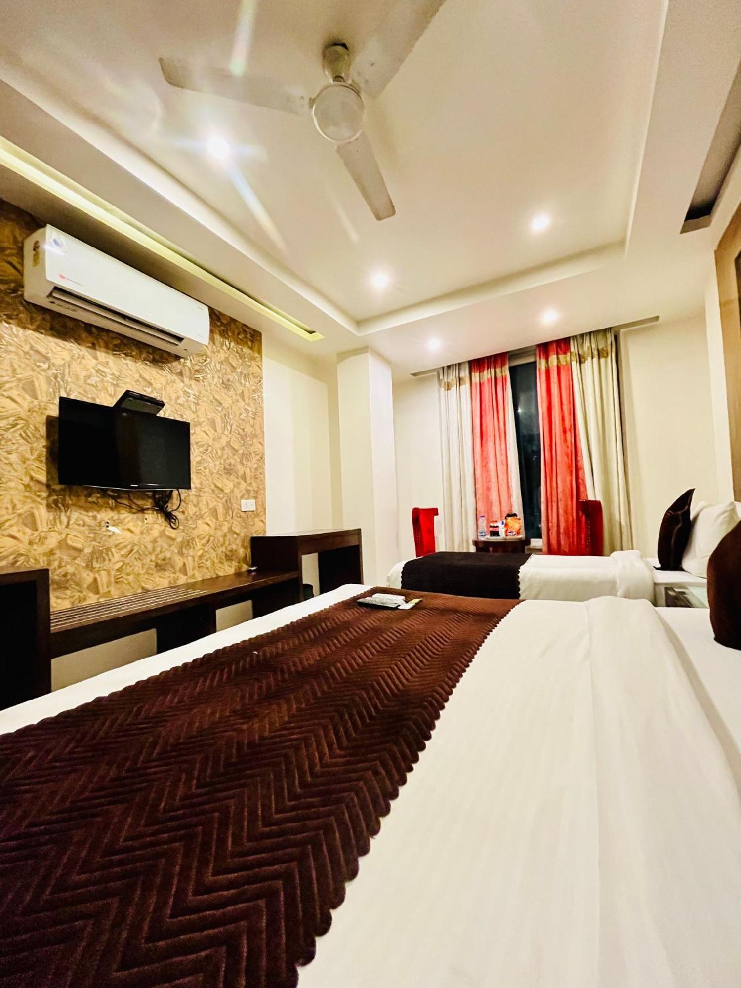 Frankstay -Le Unit By Worth New Delhi Buitenkant foto