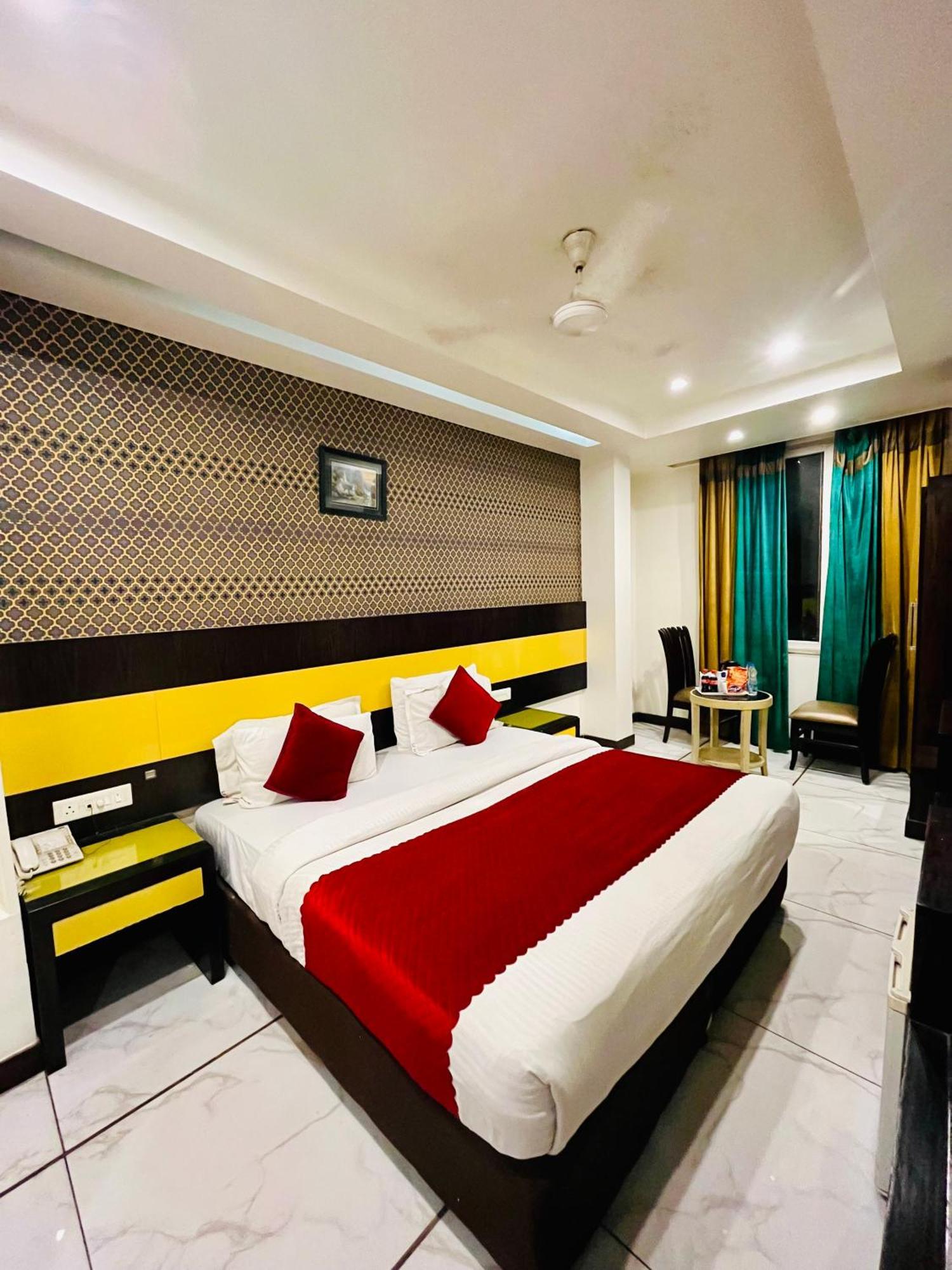 Frankstay -Le Unit By Worth New Delhi Buitenkant foto