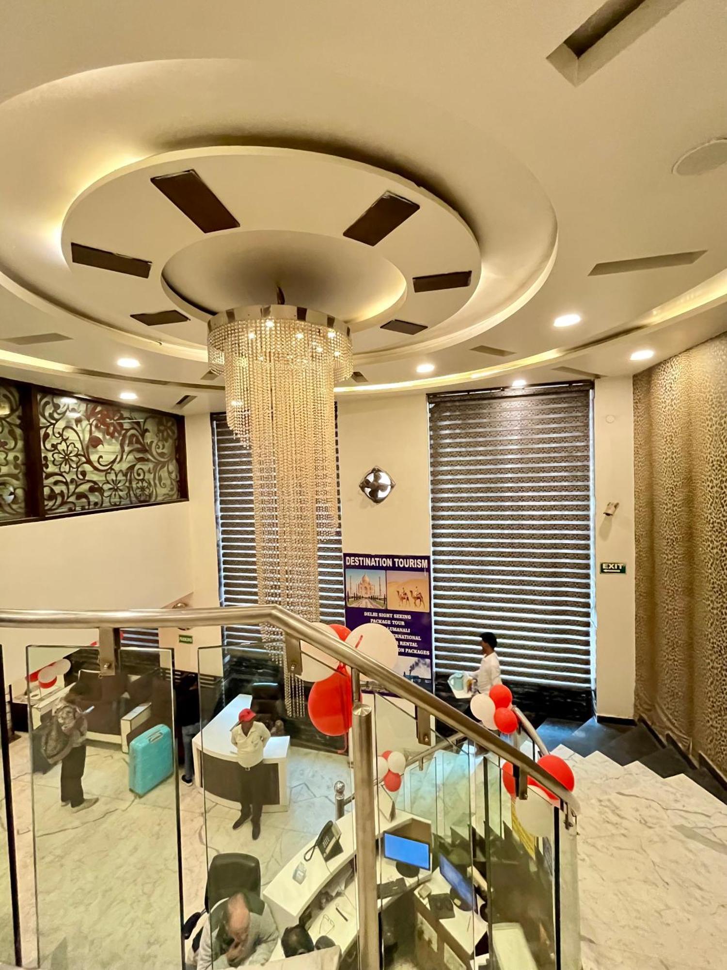 Frankstay -Le Unit By Worth New Delhi Buitenkant foto